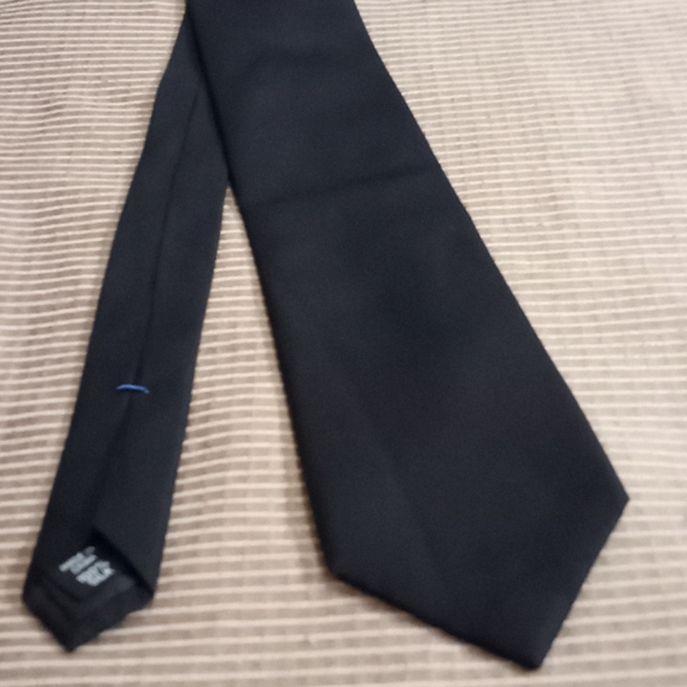 Kenneth Cole 100% Silk